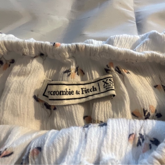 White Floral Abercrombie & Fitch Off the Shoulder Long Sleeve Sheer Crop Top, XS - Picture 6 of 10